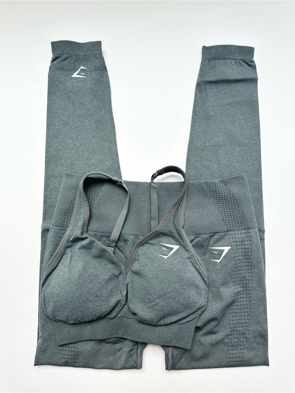 Gymshark Vital Soft Seamless Leggings & Vital Seamless V Neck Sports Bra Set